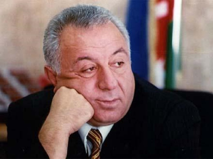 `Banklar iş adamlarının başına oyun açır` - Deputat